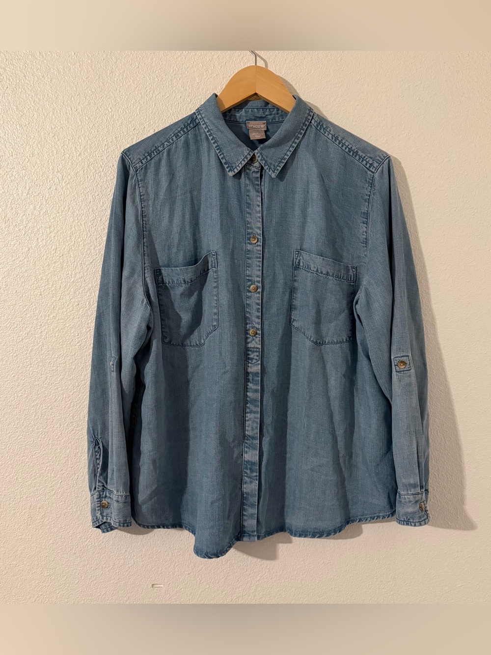 Chicos Denim Button Up Shirt Size 3 US 16/18 Lyocell Pockets Long Sleeve